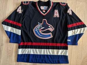 Vintage Autographed Todd Bertuzzi Vancouver Canucks CCM NHL Jersey Size XL